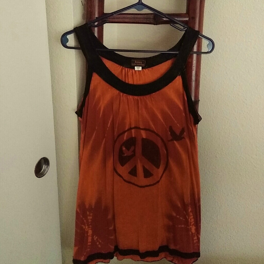 🕊Gorgeous sleeveless top ☮️ sign